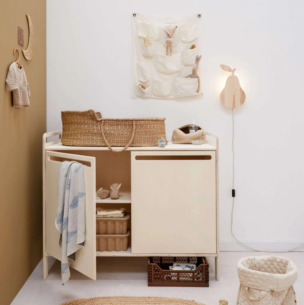 Houten wandlamp Peer